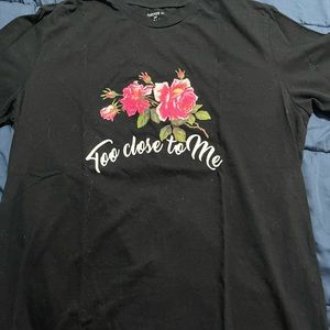 black floral medium t-shirt